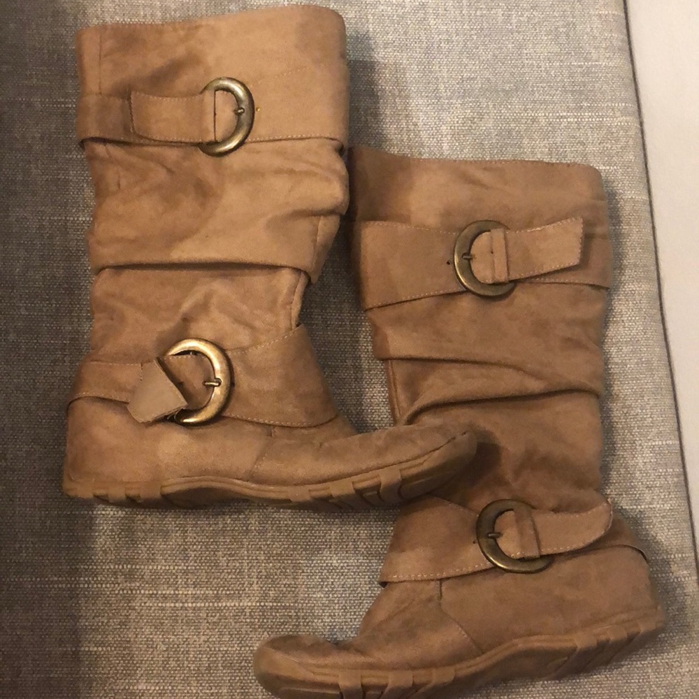 Soda suede boots
